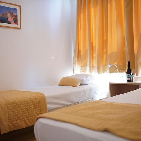 Hotel Sissy Kamena Vourla Luaran gambar