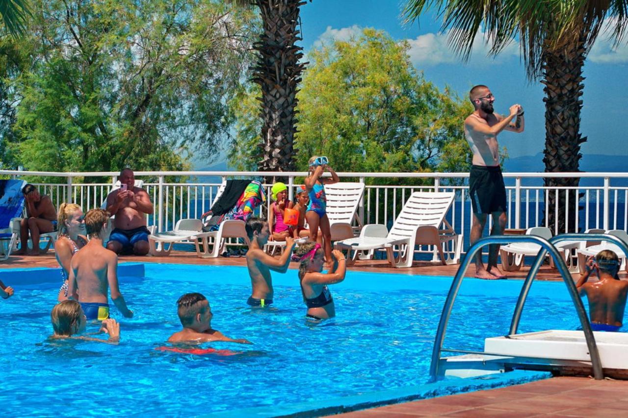 Hotel Sissy Kamena Vourla Luaran gambar