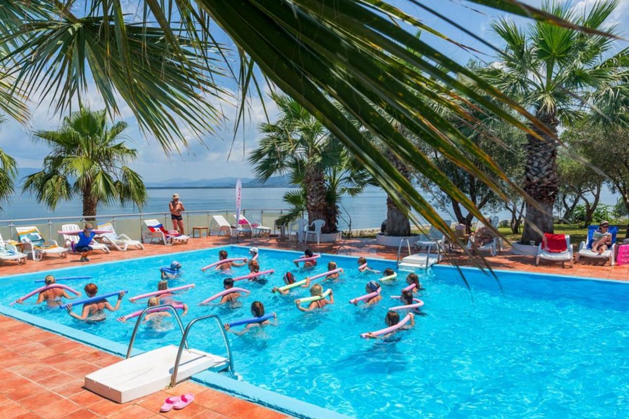 Hotel Sissy Kamena Vourla Luaran gambar