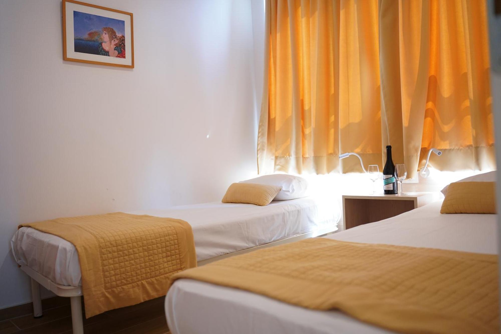 Hotel Sissy Kamena Vourla Luaran gambar